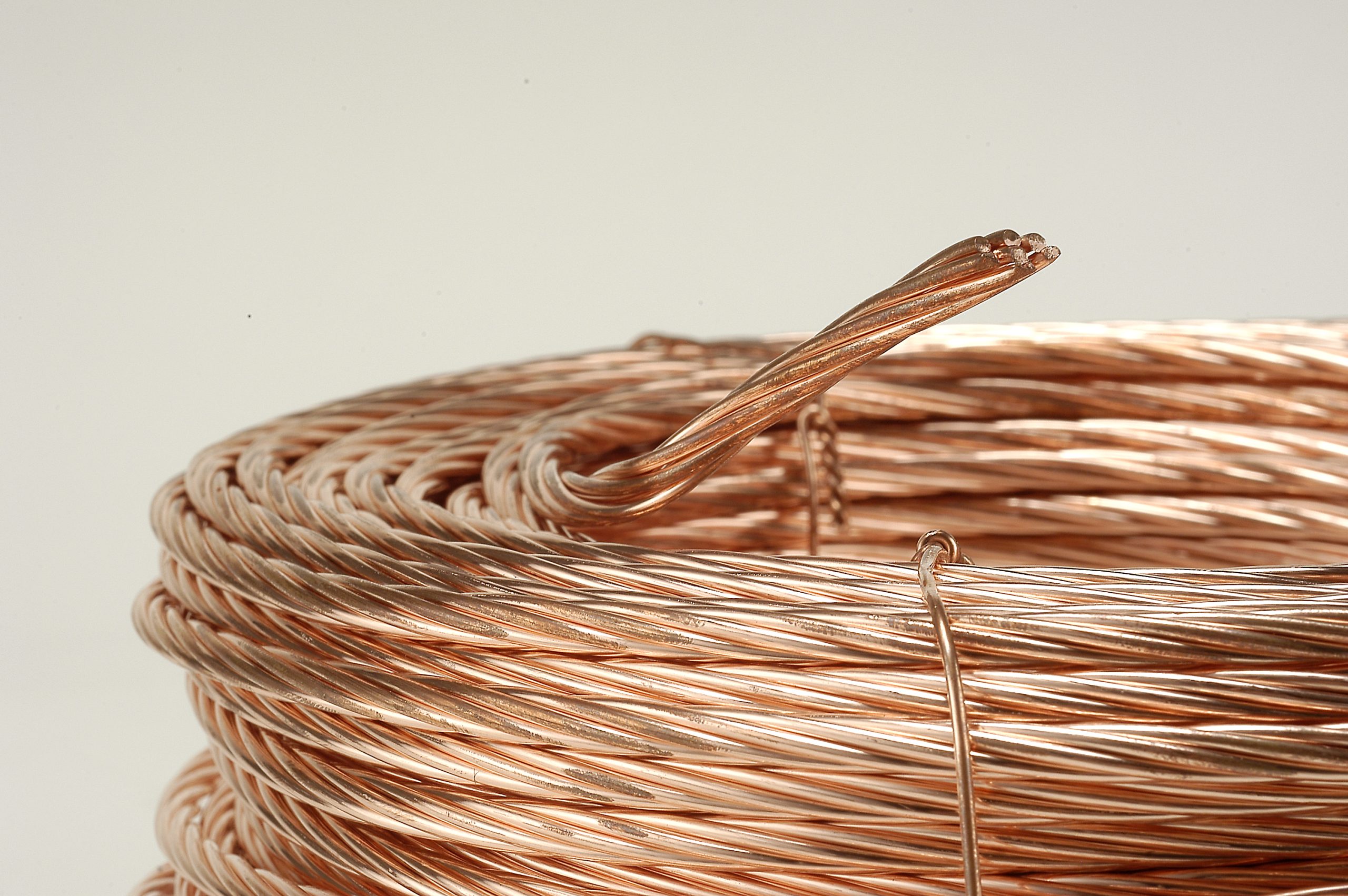 découvrez tout ce qu'il faut savoir sur le fil de terre, un élément essentiel pour la sécurité électrique de votre habitat. apprenez son rôle, son installation, et les normes à respecter pour garantir une protection optimale contre les risques électriques.