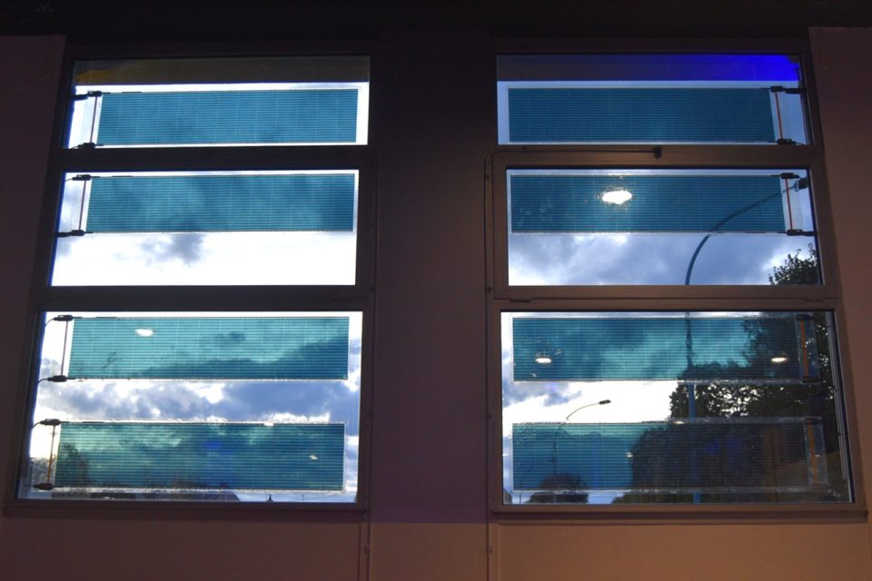 découvrez le film photovoltaïque, une solution innovante pour convertir la lumière du soleil en électricité. idéal pour les toits et les surfaces flexibles, ce film léger et performant révolutionne l'énergie solaire. apprenez-en plus sur ses applications, ses avantages écologiques et comment il peut transformer votre environnement.