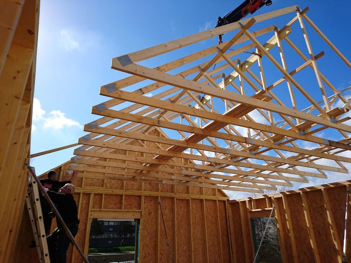 découvrez les meilleures solutions de fixation pour fermettes, alliant robustesse et simplicité d'installation. garantissez la stabilité et la durabilité de votre charpente avec nos produits adaptés à tous vos projets de construction.