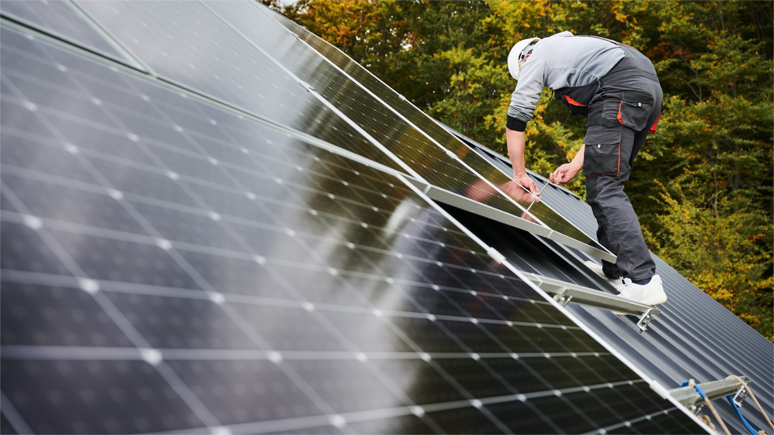 découvrez notre formation photovoltaïque complète pour maîtriser l'énergie solaire. apprenez les techniques d'installation, de maintenance et d'optimisation des systèmes photovoltaïques, tout en développant vos compétences dans un secteur en pleine expansion.