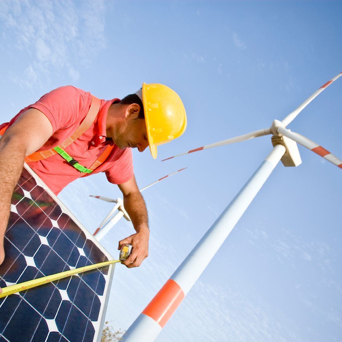 découvrez notre formation photovoltaïque complète pour maîtriser les techniques d'installation et d'entretien de panneaux solaires. apprenez auprès d'experts du secteur et obtenez les compétences nécessaires pour vous lancer dans les énergies renouvelables.