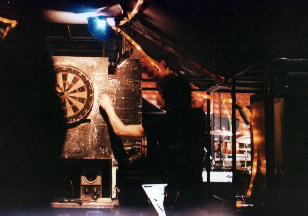 rejoignez notre forum ac/dc et partagez votre passion pour le légendaire groupe de rock. discutez des albums, des concerts et des anecdotes, et connectez-vous avec d'autres fans du monde entier. plongez dans l'univers électrique d'ac/dc !