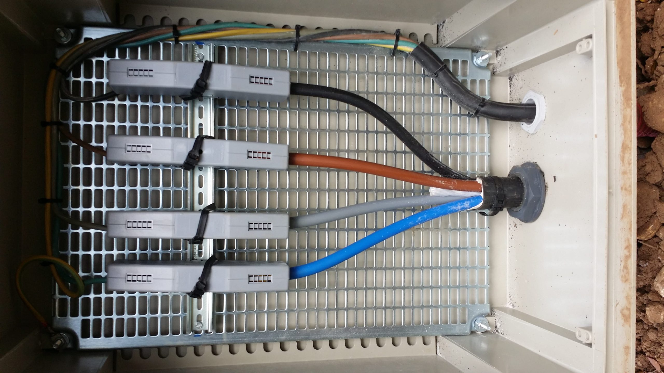 découvrez notre forum dédié aux électriciens, un espace d'échange et de partage d'expériences pour les professionnels du secteur. posez vos questions, trouvez des conseils techniques, et connectez-vous avec d'autres experts en électricité.