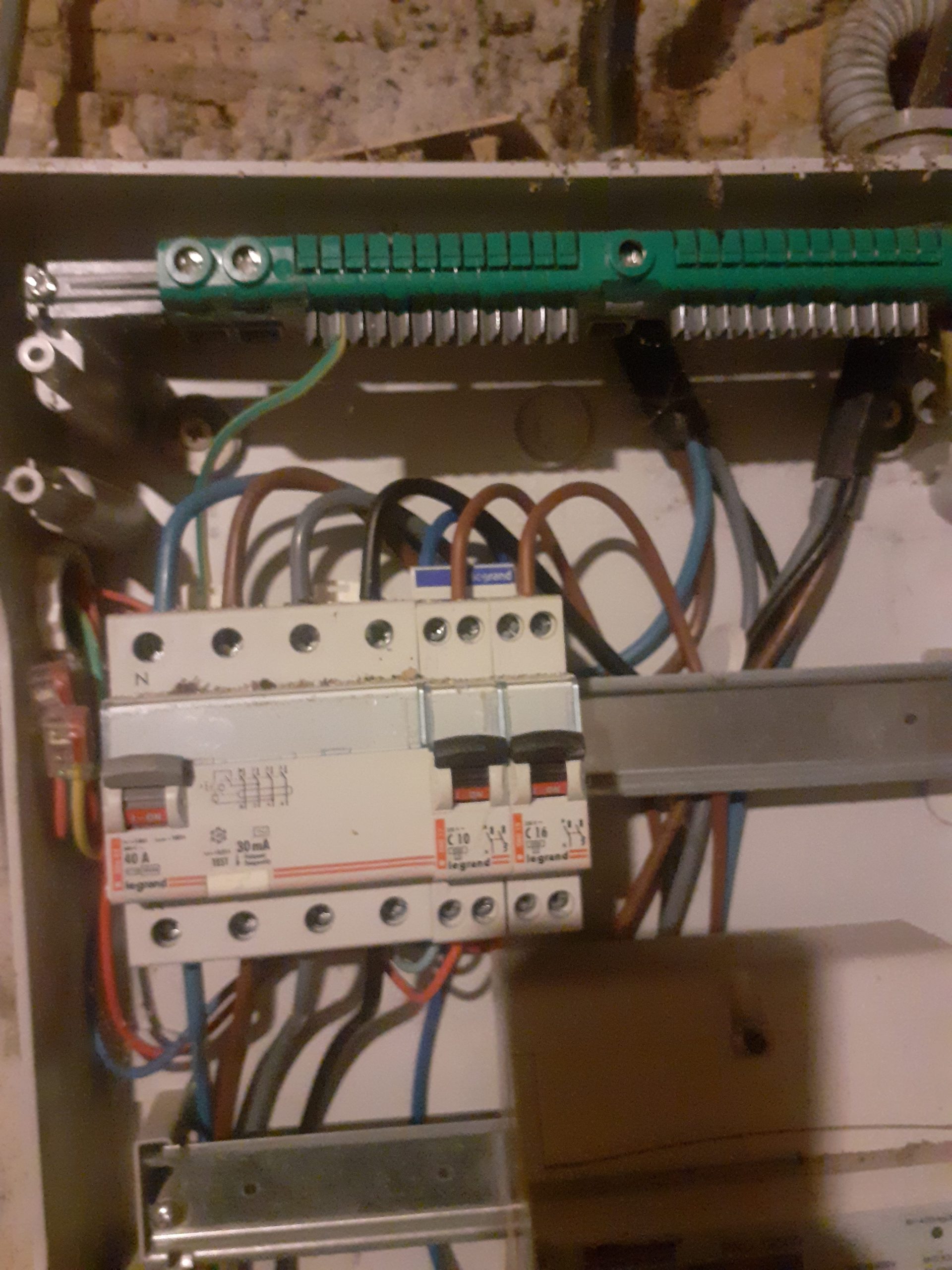 découvrez notre forum électricien, un espace d'échange dédié aux professionnels et passionnés de l'électricité. posez vos questions, partagez vos expériences et trouvez des conseils sur les dernières tendances et techniques du métier.