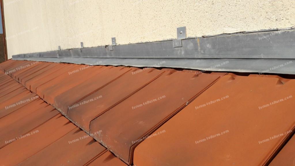 rejoignez notre forum dédié à l'étanchéité des toitures pour échanger des conseils, poser vos questions et partager vos expériences sur les meilleures pratiques et solutions pour assurer une toiture étanche et durable.