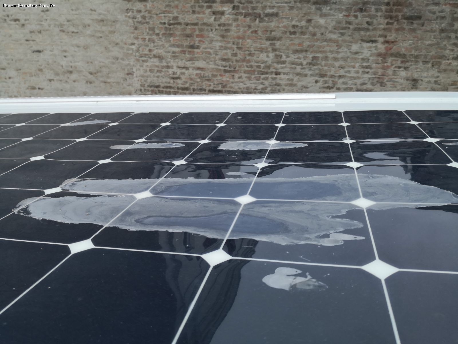 découvrez notre forum dédié aux panneaux photovoltaïques : échangez avec des passionnés, partagez vos expériences, et trouvez des conseils sur l'installation, l'entretien et l'optimisation de votre système solaire.