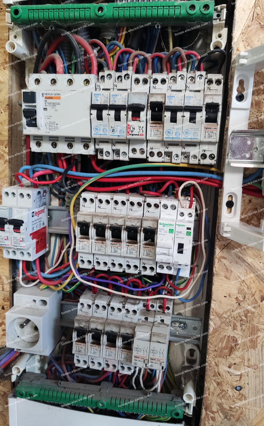 découvrez notre forum photovoltaïque, un espace de discussion dédié aux passionnés et professionnels de l'énergie solaire. échangez des conseils, partagez vos expériences, et restez informé des dernières tendances et innovations dans le domaine du photovoltaïque. rejoignez notre communauté et contribuez à un avenir durable grâce à l'énergie renouvelable.