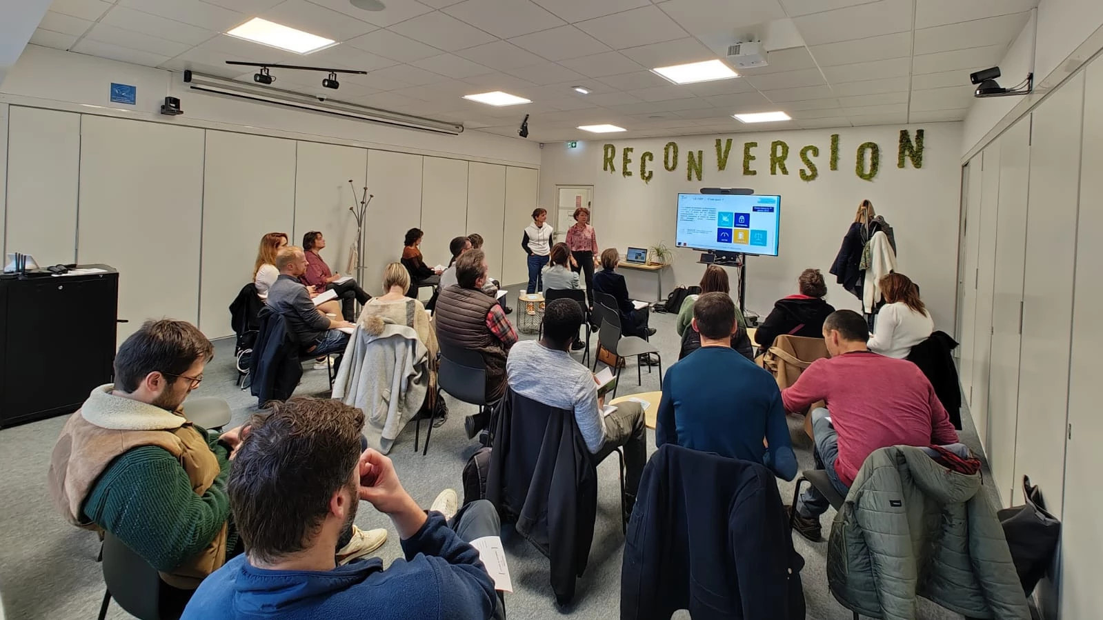 découvrez notre forum pro, un espace dédié aux professionnels pour échanger des idées, partager des expériences et développer des connexions précieuses dans votre secteur d'activité.