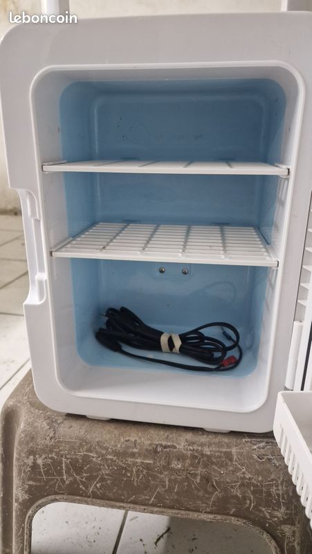 découvrez notre sélection de frigos 12v, idéaux pour vos road trips, camping et activités en plein air. profitez d'une fraîcheur garantie où que vous soyez grâce à des modèles compacts, écoénergétiques et faciles à transporter. explorez des options performantes pour conserver vos aliments et boissons à la température parfaite.