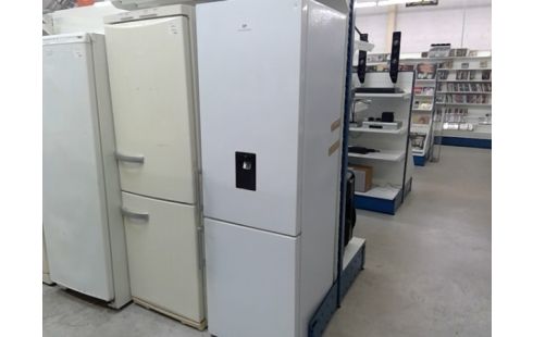 découvrez notre sélection de frigos congélateurs alliant performance et économie d'énergie. idéals pour conserver vos aliments, ces appareils offrent un espace optimisé et des fonctionnalités pratiques pour un usage quotidien. faites le choix de la qualité et de l'innovation pour votre cuisine!