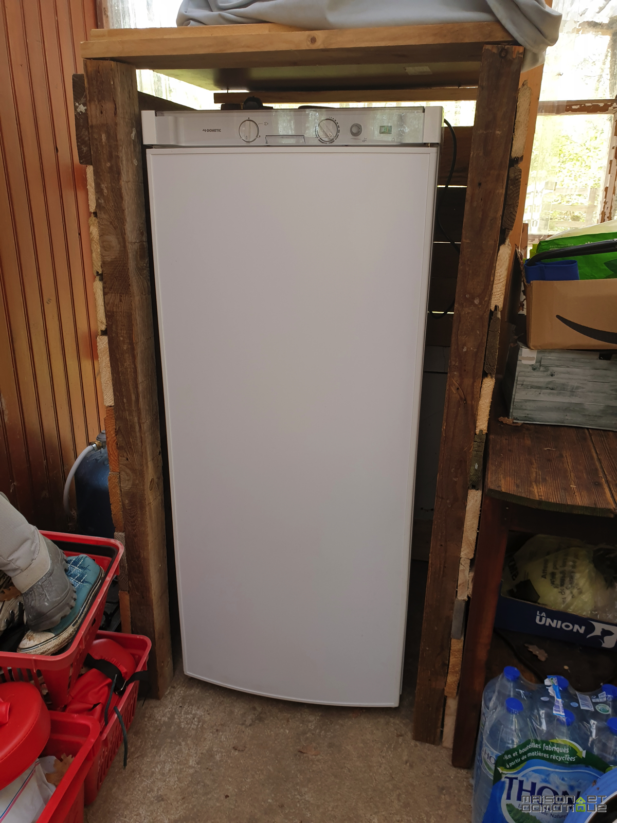 découvrez notre sélection de frigos à gaz, idéaux pour les petits espaces et les aventures en plein air. profitez d'une réfrigération efficace sans électricité, parfaite pour le camping ou les caravanes.