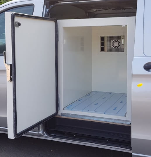 découvrez notre groupe frigorifique polyvalent fonctionnant sur 12v et 220v, idéal pour vos besoins de conservation et de réfrigération. compact et efficace, il est parfait pour les camping-cars, les bateaux et les situations de secours.