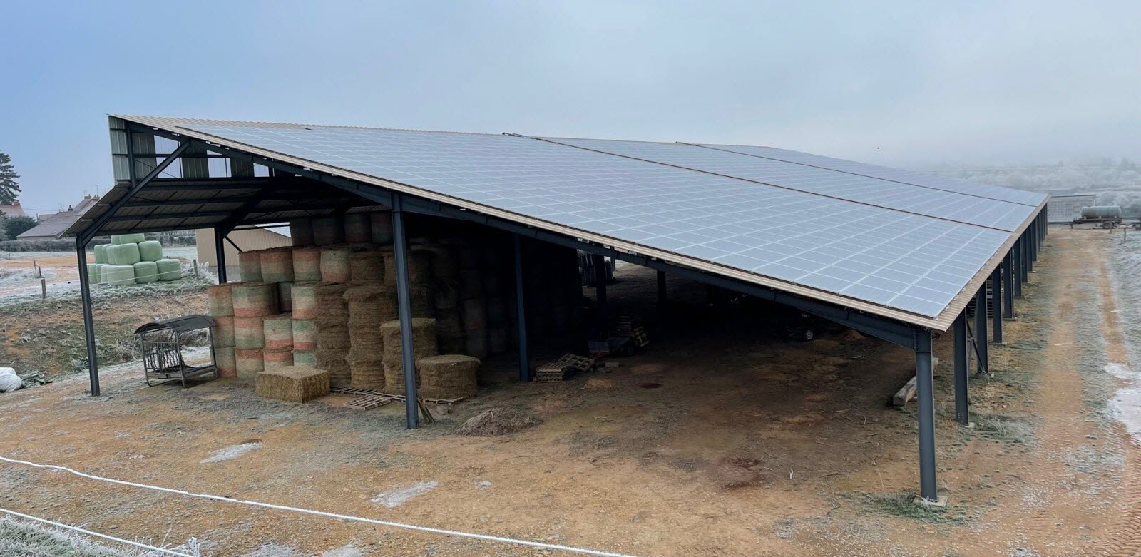 découvrez comment un hangar agricole photovoltaïque peut révolutionner votre exploitation en alliant agriculture et production d'énergie renouvelable. optimisez vos ressources tout en réduisant votre empreinte carbone.