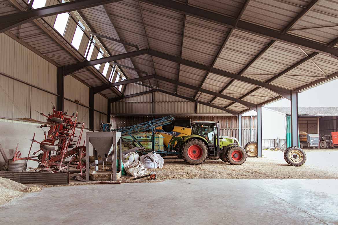 découvrez les avantages d'un hangar photovoltaïque, une solution innovante qui allie espace de stockage et production d'énergie renouvelable. transformez votre toiture en centrale solaire et réduisez vos coûts énergétiques tout en contribuant à la transition énergétique.