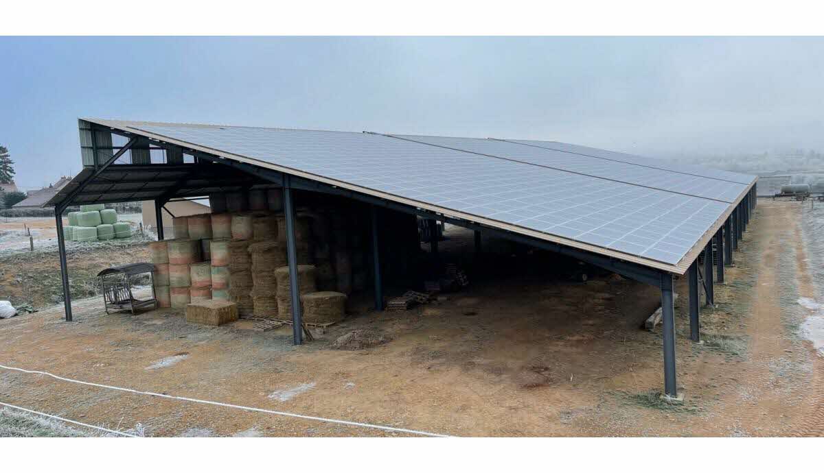 découvrez comment un hangar photovoltaïque agricole transforme l'exploitation agricole en offrant une solution durable et rentable pour la production d'énergie solaire. optimisez vos ressources tout en contribuant à la transition énergétique.