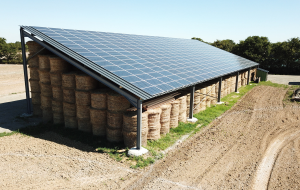 découvrez les avantages d'un hangar photovoltaïque agricole, une solution innovante qui permet de produire de l'énergie renouvelable tout en optimisant l'espace de vos exploitations. alliez agriculture durable et économies d'énergie!