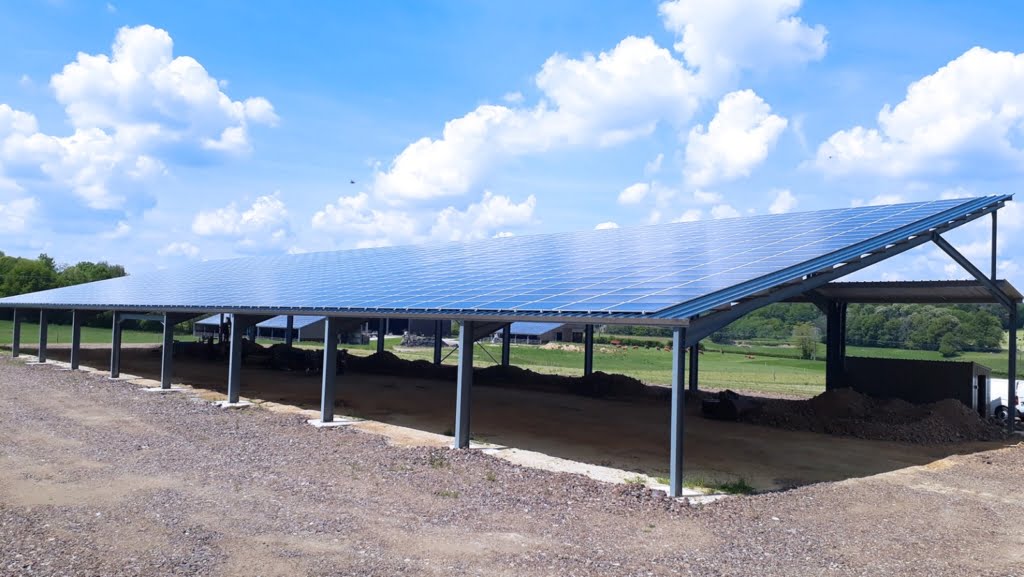 découvrez les avantages des hangars photovoltaïques, une solution innovante alliant efficacité énergétique et optimisation d'espace. transformez votre toiture en source d'énergie renouvelable tout en préservant l'intégrité de vos infrastructures. informez-vous sur les bénéfices écologiques et économiques de cette technologie durable.