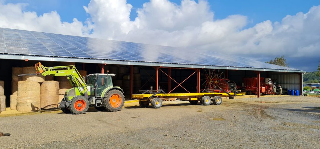 découvrez notre hangar photovoltaïque, une solution innovante et écologique pour optimiser la production d'énergie solaire. idéal pour protéger vos installations tout en réduisant votre empreinte carbone.