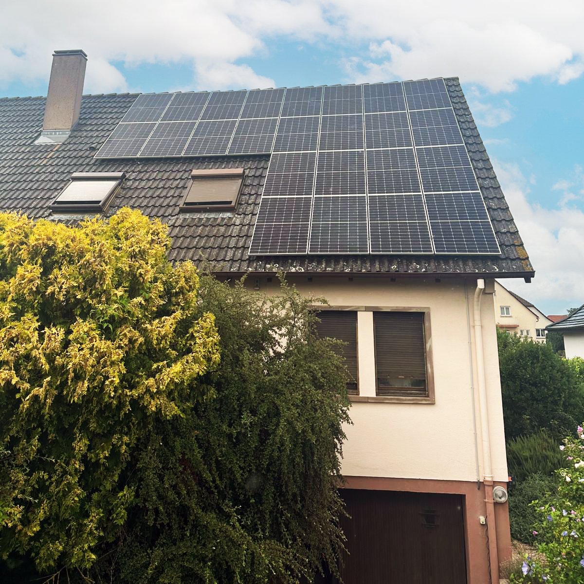 découvrez l'impact des panneaux photovoltaïques sur l'environnement et l'économie. analysez les bénéfices écologiques, les économies d'énergie et comment cette technologie révolutionnaire contribue à un avenir durable. informez-vous sur les enjeux et les opportunités offertes par l'énergie solaire.