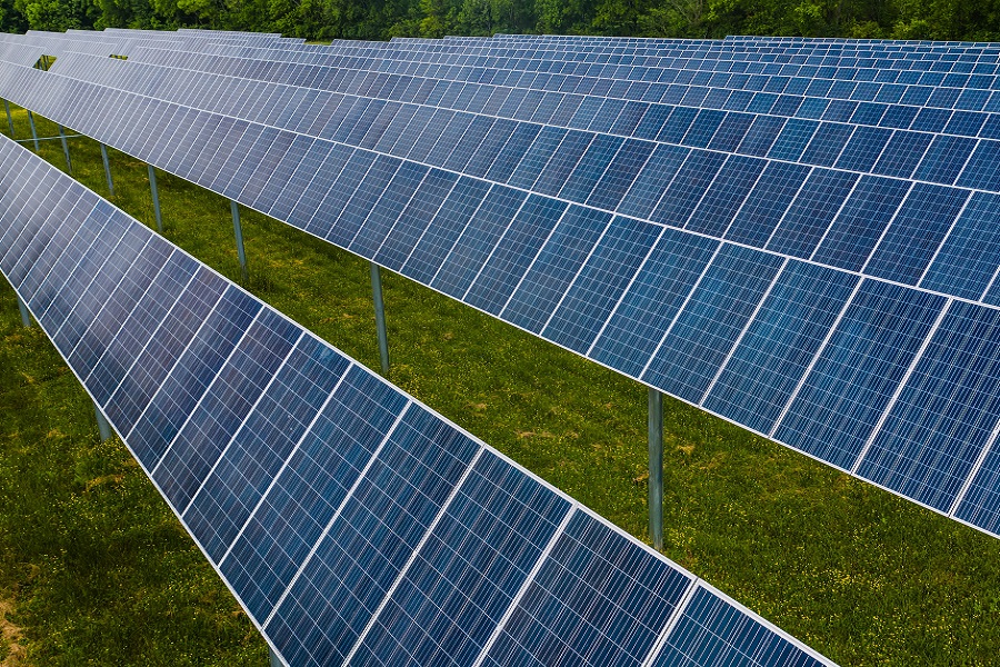 découvrez les risques d'incendie liés aux panneaux solaires, comment prévenir ces incidents et assurer la sécurité de votre installation photovoltaïque. apprenez les meilleures pratiques et les conseils d'experts pour protéger votre investissement.