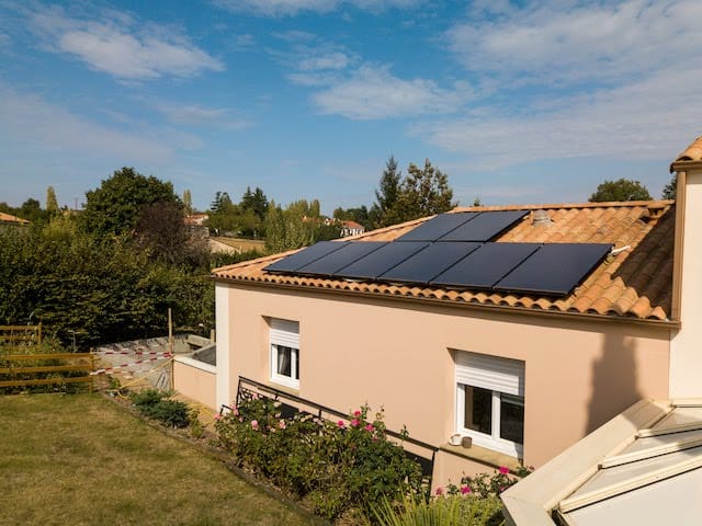 découvrez les inconvénients des panneaux solaires hybrides, leur impact sur l'efficacité énergétique, les coûts d'installation et d'entretien, ainsi que les défis liés à leur intégration dans votre système énergétique.