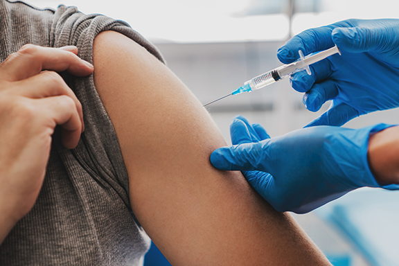 découvrez tout ce qu'il faut savoir sur les injections : types, utilisations, bénéfices et éventuels risques. informez-vous sur les procédures médicales, esthétiques et leurs effets sur le corps.