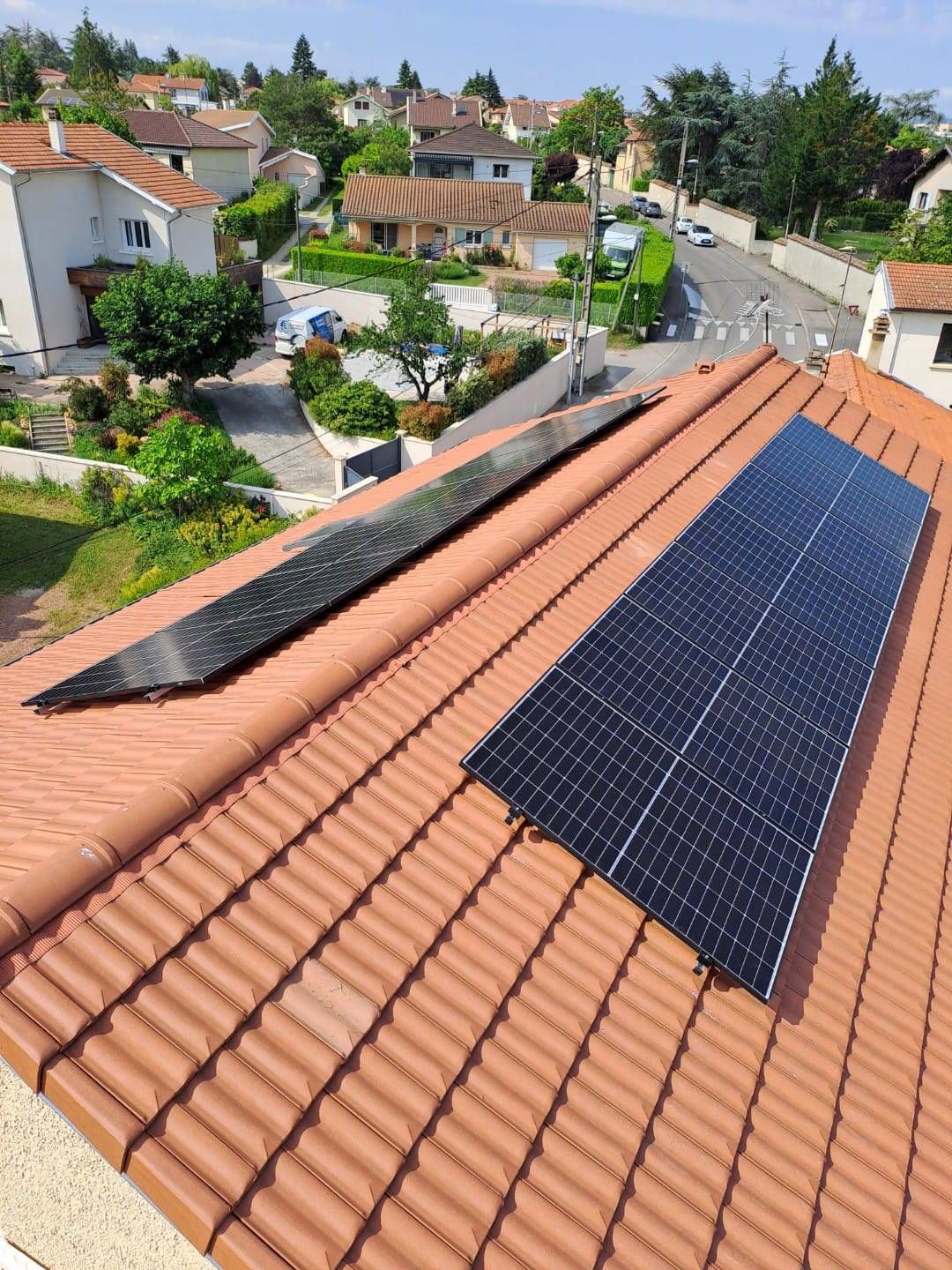 découvrez notre service d'installateur de panneaux solaires dans le département 13. profitez d'une expertise professionnelle pour maximiser votre production d'énergie renouvelable et réduire vos factures d'électricité. contactez-nous dès aujourd'hui pour un devis gratuit et transformez votre toit en source d'énergie verte !