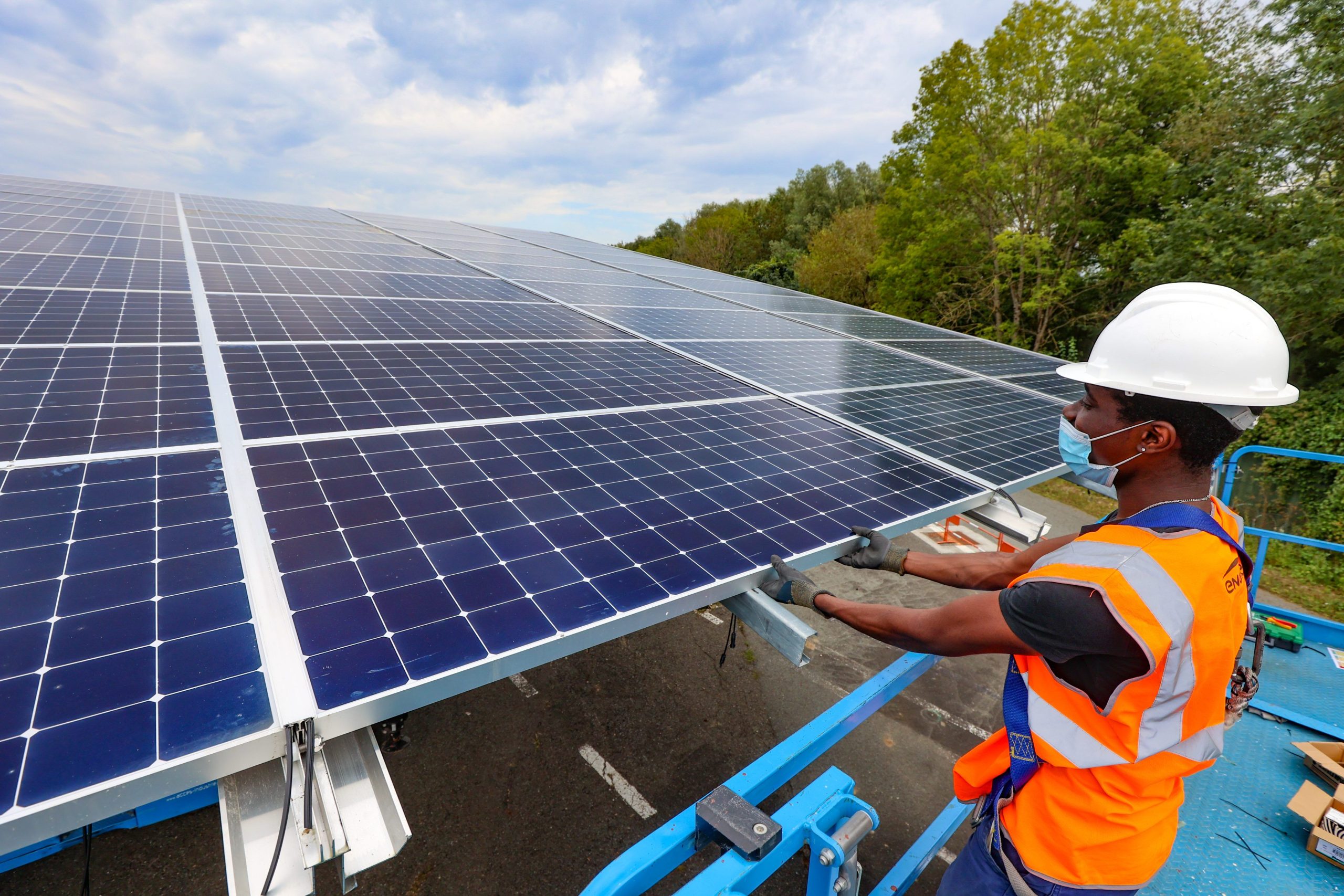 découvrez nos services d'installation photovoltaïque à belfort. profitez de solutions énergétiques durables et rentables pour votre maison ou entreprise. contactez-nous pour un devis personnalisé et commencez à générer votre propre électricité verte dès aujourd'hui.