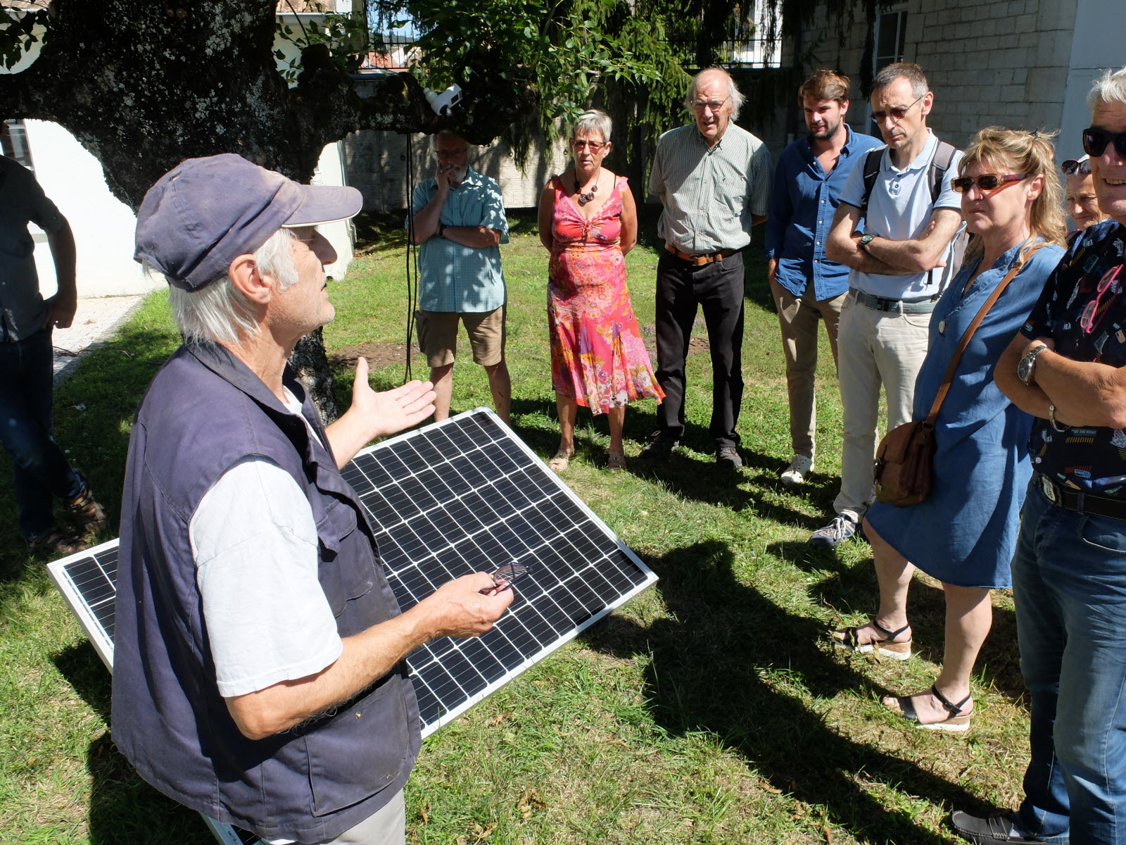 découvrez les services d'un installateur photovoltaïque à dole, expert en solutions d'énergie solaire. profitez d'une installation professionnelle et personnalisée pour réduire vos factures d'électricité tout en respectant l'environnement. contactez-nous pour un devis gratuit et transformez votre toit en source d'énergie renouvelable.