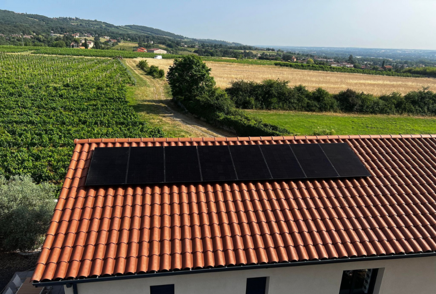 découvrez nos services d'installation de panneaux photovoltaïques dans le jura. profitez de solutions énergétiques durables et économisez sur vos factures d'électricité grâce à notre expertise locale.