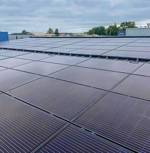 découvrez notre service d'installateur de panneaux photovoltaïques en gironde. profitez d'une énergie renouvelable et réduisez vos factures d'électricité tout en contribuant à la protection de l'environnement grâce à nos solutions sur mesure.