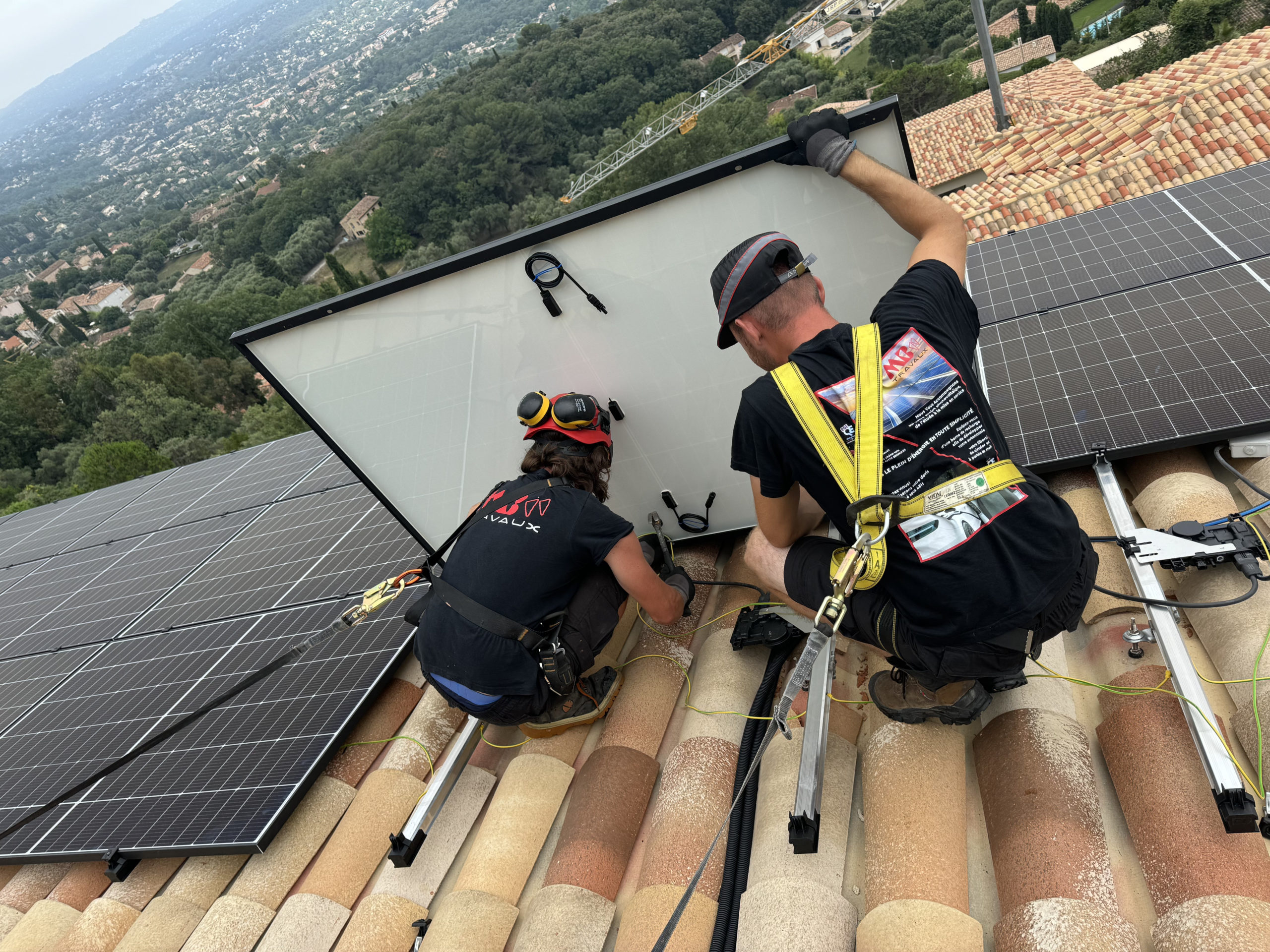 découvrez nos services d'installateur solaire dans le var. profitez de solutions énergétiques durables et sur mesure pour votre maison ou votre entreprise. contactez-nous pour un devis gratuit et commencez à bénéficier de l'énergie solaire dès aujourd'hui !