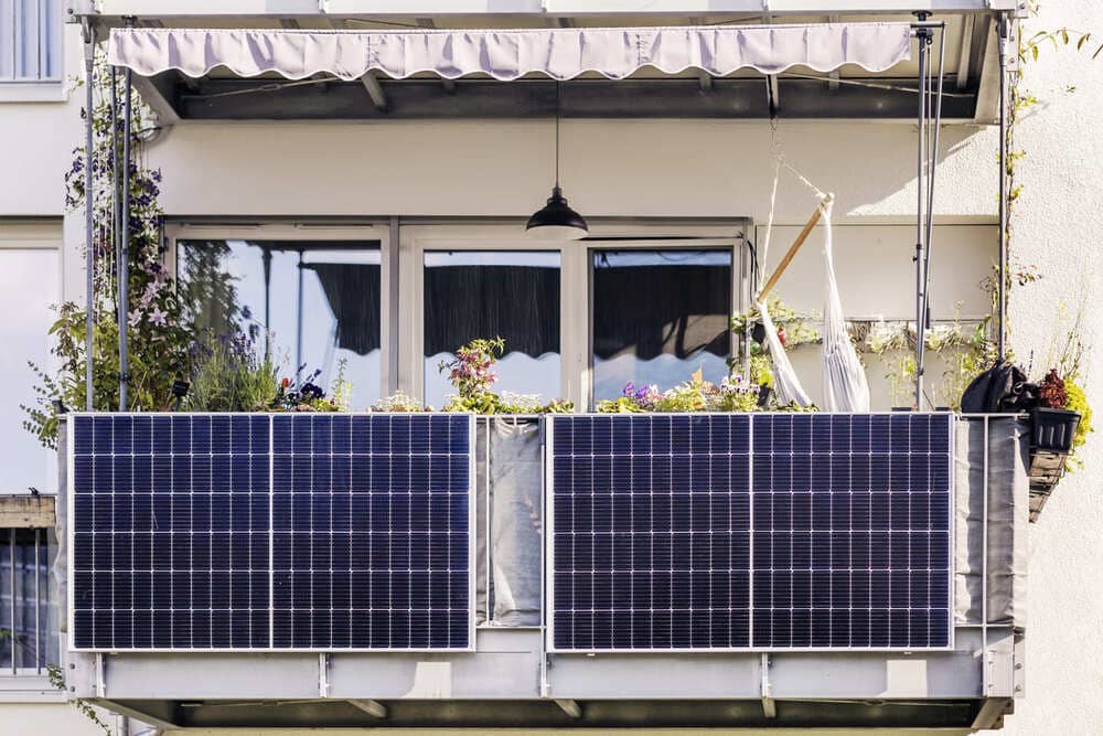 découvrez comment l'installation de panneaux solaires peut transformer votre habitation en une source d'énergie durable et économique. profitez d'un guide complet sur les avantages, le processus d'installation et les subventions disponibles pour passer à l'énergie solaire.