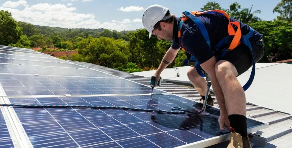 découvrez les avantages de l'installation photovoltaïque pour produire votre propre énergie renouvelable. optez pour une solution durable et économique qui réduit votre empreinte carbone tout en réalisant des économies sur vos factures d'électricité.