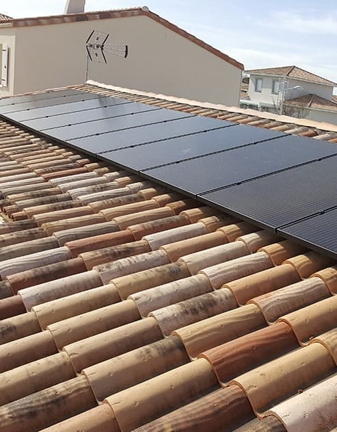 découvrez comment installer des panneaux solaires soi-même grâce à notre guide complet. apprenez les étapes, les outils nécessaires et les astuces pour réussir votre projet d'énergie renouvelable et réduire vos factures d'électricité.