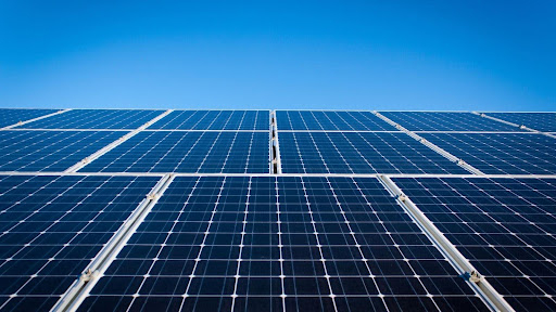 découvrez les opportunités d'investissement en photovoltaïque (pv) pour une transition énergétique durable. explorez les avantages financiers et écologiques de l'énergie solaire et comment maximiser votre retour sur investissement grâce à des solutions innovantes.