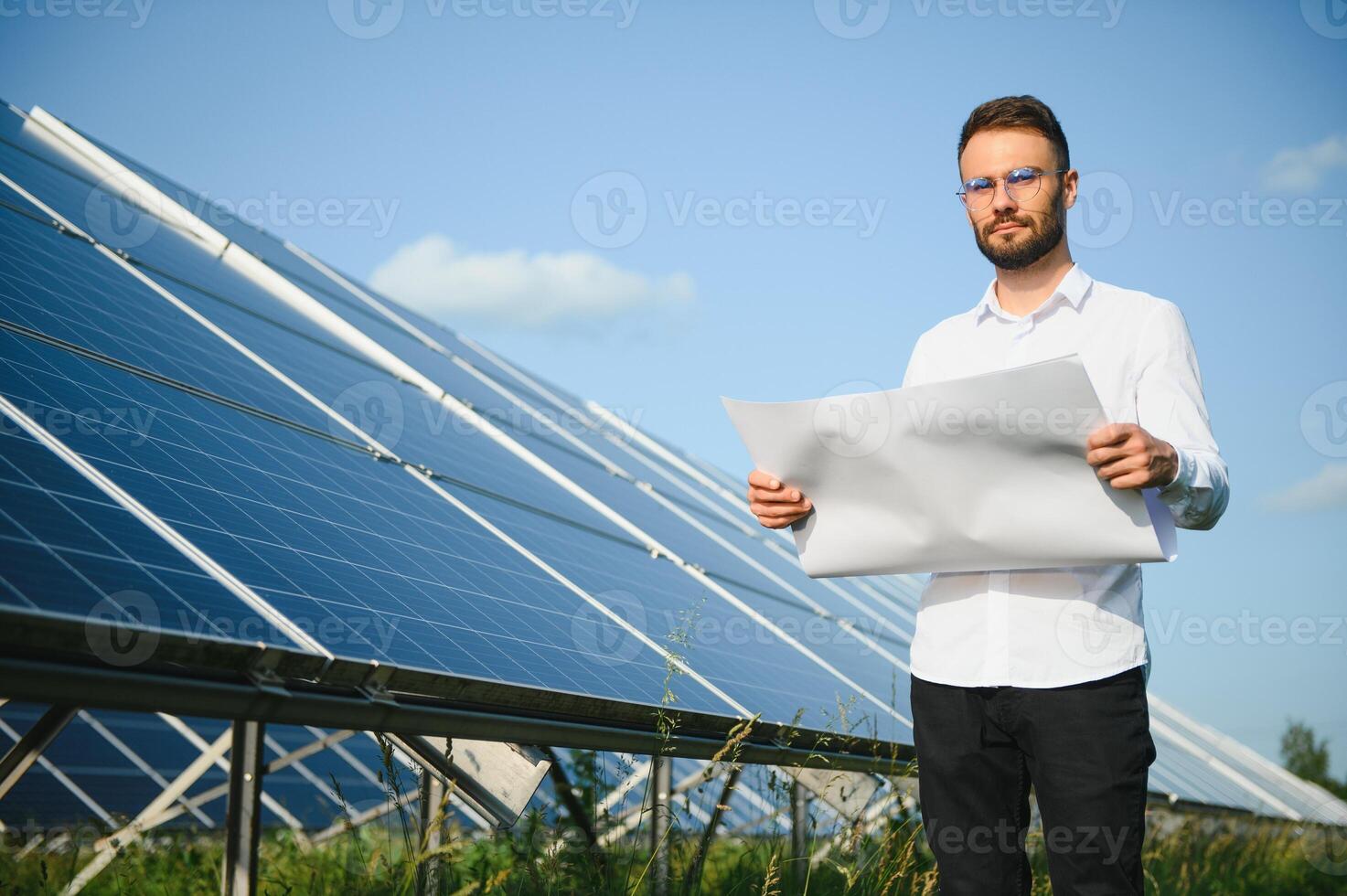 découvrez comment devenir un investisseur dans le secteur photovoltaïque (pv) et explorez les opportunités d'investissement rentables tout en contribuant à la transition énergétique durable.