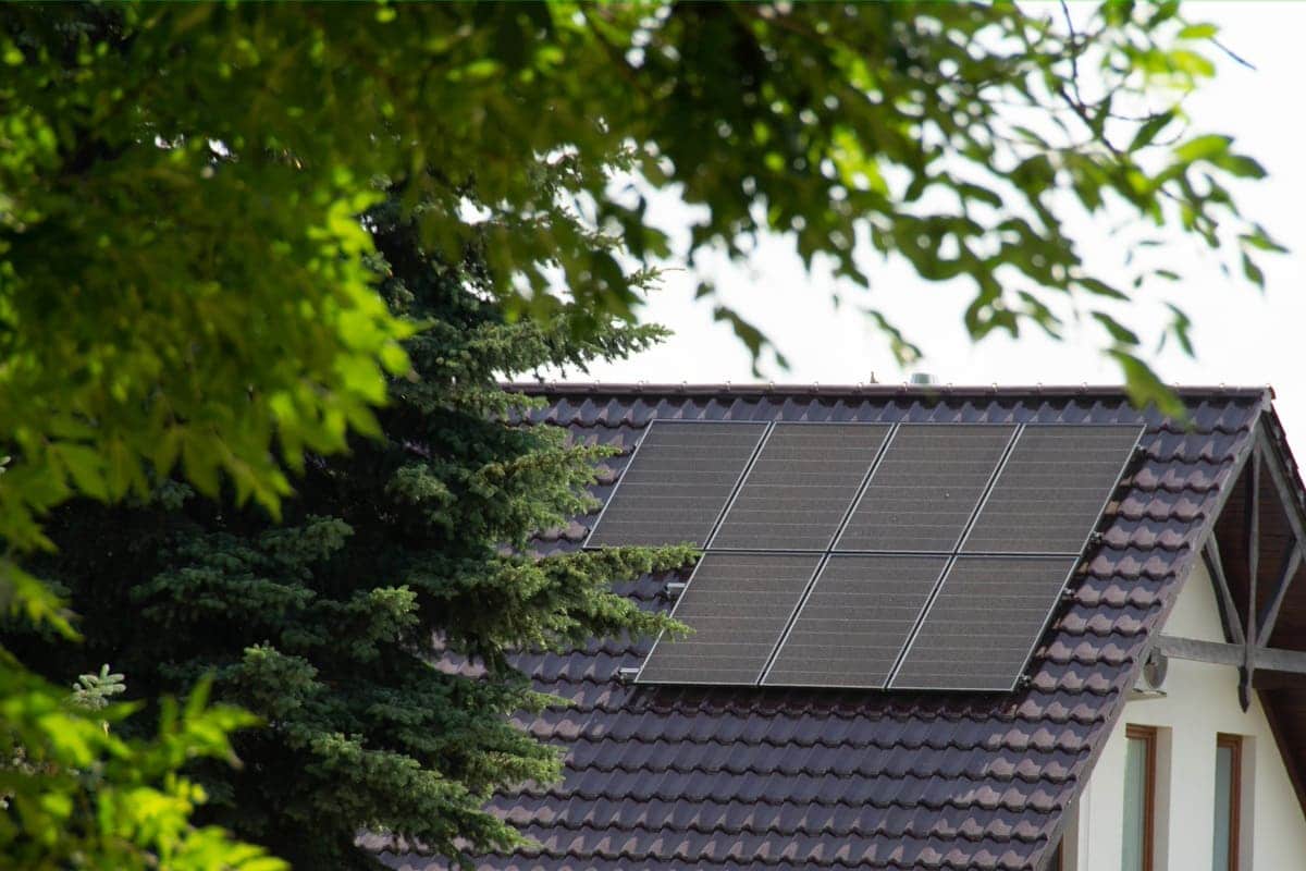 découvrez le kit solaire dualsun, une solution innovante et performante pour produire votre propre énergie verte. idéal pour les particuliers et les professionnels, ce kit allie esthétisme et efficacité, permettant de réduire vos factures d'électricité tout en préservant l'environnement. optez pour l'énergie solaire avec dualsun et faites un geste pour la planète!