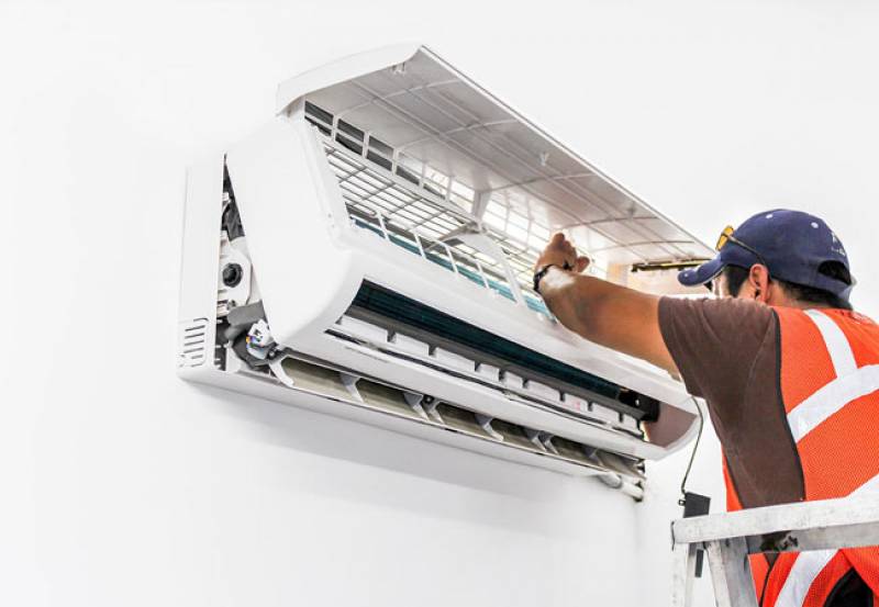 découvrez lyonnaise des clim', votre expert en solutions de climatisation à lyon. profitez d'un confort optimal toute l'année avec nos services sur mesure et notre équipe de professionnels à votre écoute.