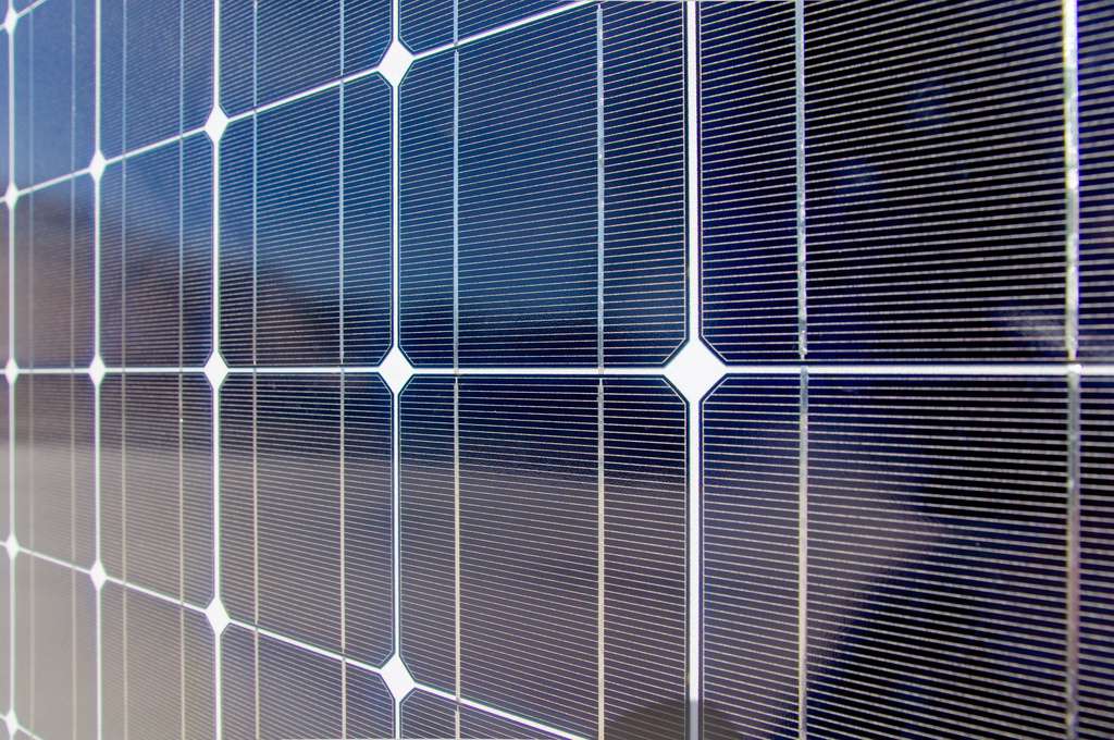 découvrez tout sur les cellules photovoltaïques, leur fonctionnement, leurs avantages écologiques et économiques, ainsi que les innovations qui transforment l'énergie solaire en une source d'énergie renouvelable essentielle pour un avenir durable.