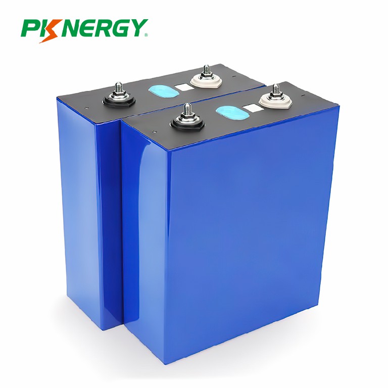 découvrez les batteries lifepo4, une technologie de stockage d'énergie sûre, durable et efficace. idéales pour les applications domestiques et industrielles, elles offrent une longue durée de vie, une stabilité thermique et une performance optimale. informez-vous sur leurs avantages et comment elles révolutionnent le secteur de l'énergie.