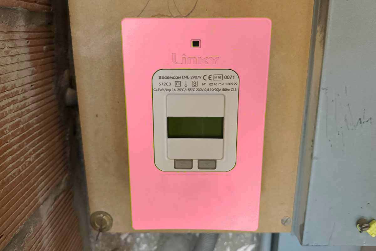 découvrez linky, le compteur intelligent qui révolutionne votre consommation d'énergie. suivez vos usages en temps réel, gérez vos dépenses et participez à la transition énergétique grâce aux fonctionnalités avancées de ce système innovant.