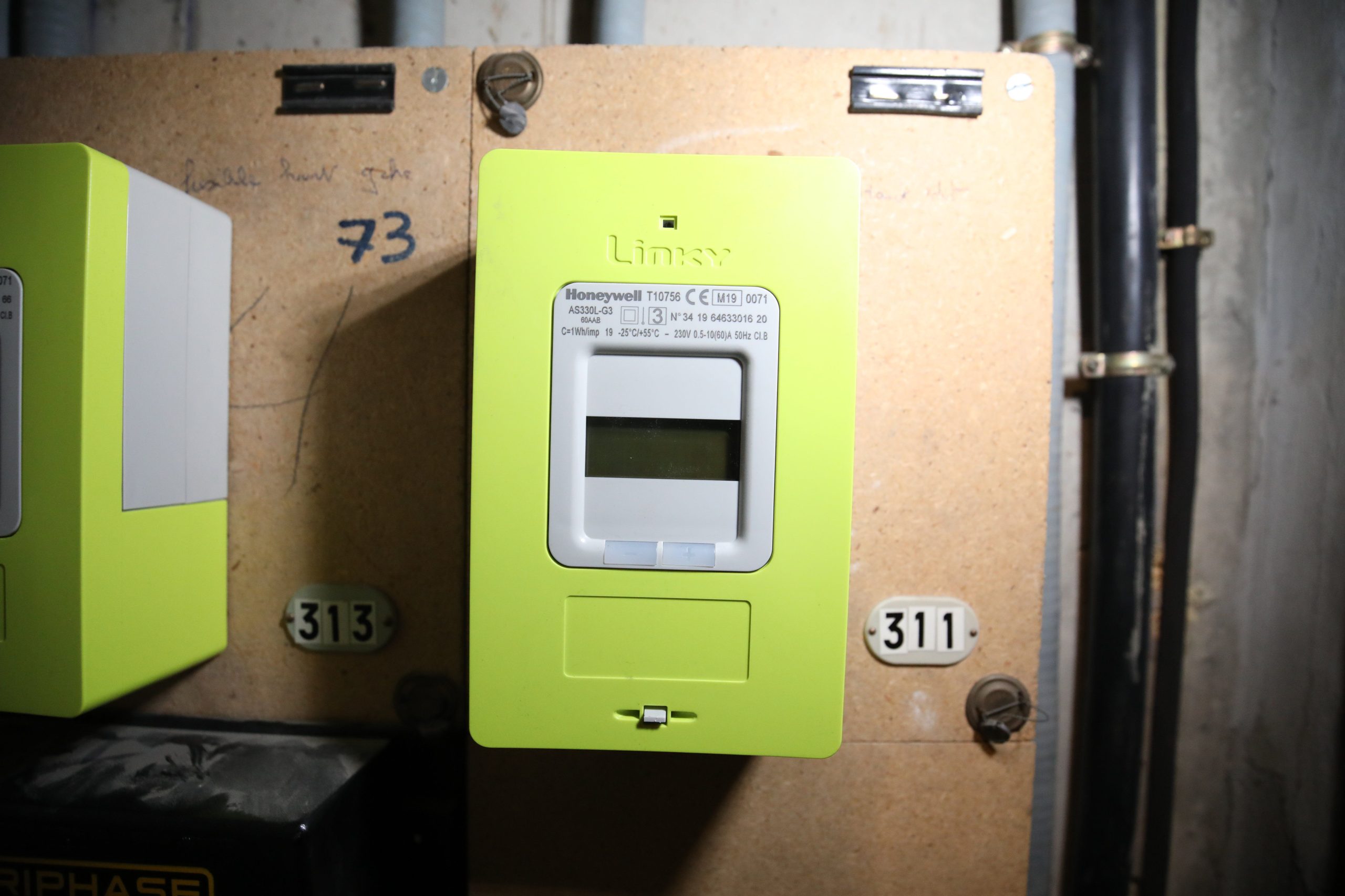 découvrez le linky triphasé, solution intelligente pour une gestion optimisée de votre énergie. profitez d'une facturation en temps réel et d'un suivi précis de votre consommation électrique grâce à ce compteur nouvelle génération.