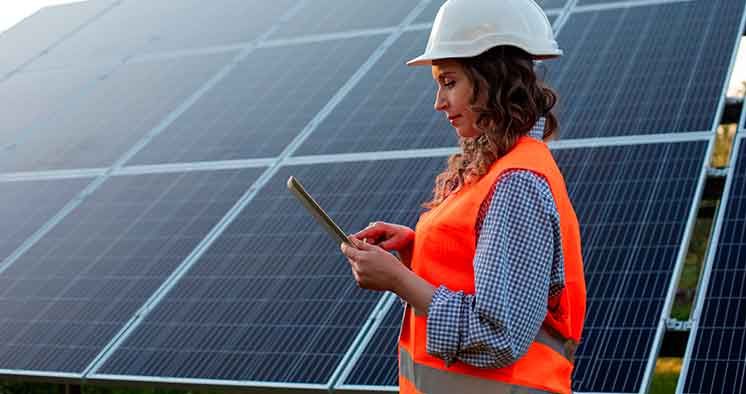 découvrez l'importance de la maintenance photovoltaïque pour optimiser la performance de vos panneaux solaires. protégez votre investissement et assurez une production d'énergie maximale grâce à des services professionnels de maintenance et de suivi régulier.