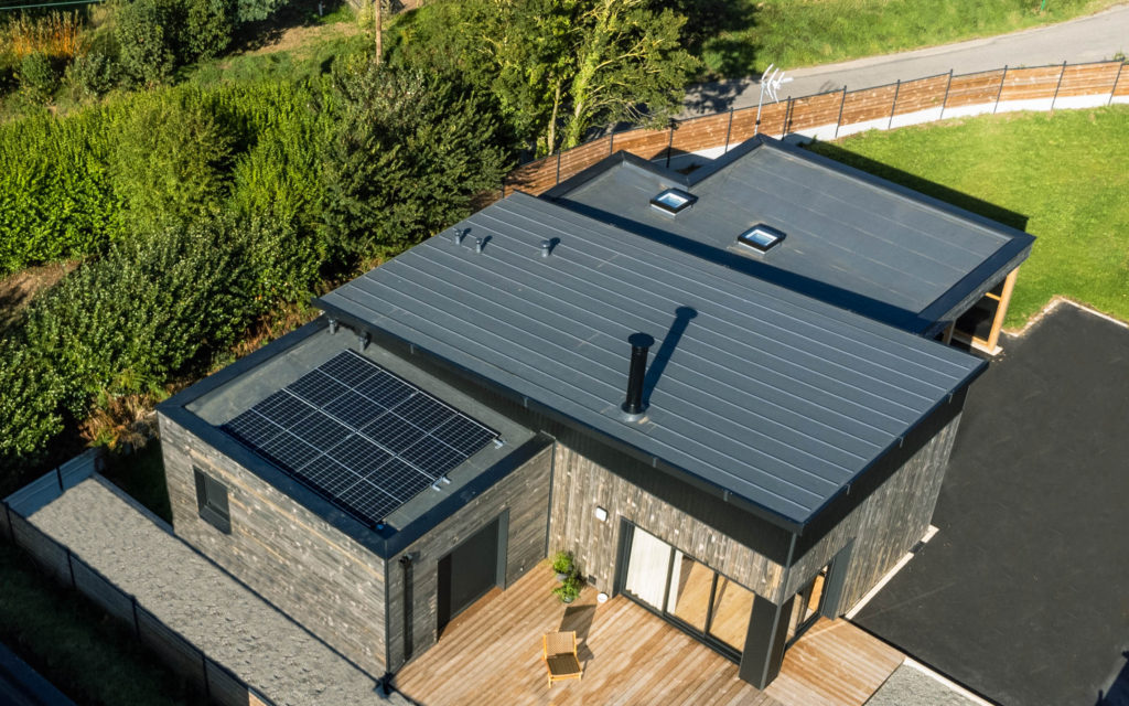 découvrez comment bâtir une maison écolo grâce aux panneaux photovoltaïques, une solution durable pour réduire votre empreinte carbone tout en générant votre propre énergie renouvelable. optez pour un habitat respectueux de l'environnement et économisez sur vos factures d'électricité.