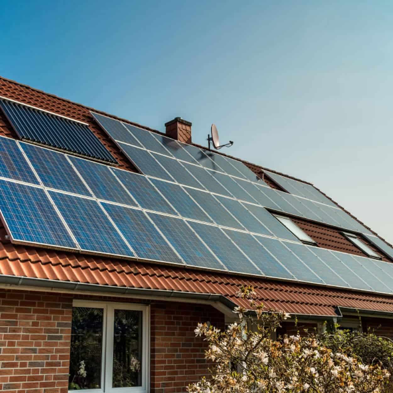 découvrez une maison non électrifiée, idéale pour ceux qui recherchent un retour à la nature et une vie simple. profitez d'un cadre de vie serein, loin des distractions technologiques, tout en découvrant des solutions d'autonomie solaires et alternatives. idéale pour les amoureux de l'écologie et du développement durable.