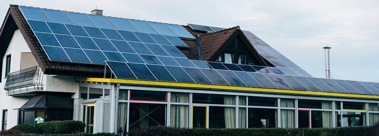 découvrez les avantages d'une maison solaire : un habitat écologique, économique et innovant qui utilise l'énergie du soleil pour réduire vos factures d'électricité et minimiser votre empreinte carbone. optez pour un mode de vie durable et profitez d'un confort optimal tout au long de l'année.