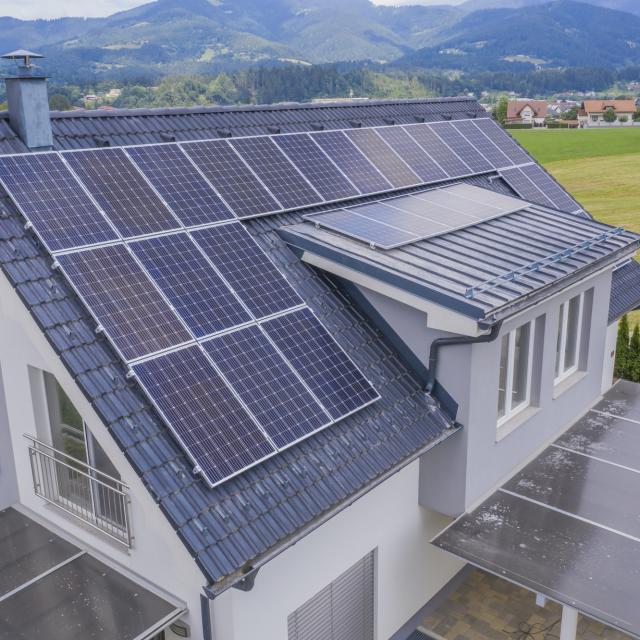 découvrez les avantages d'une maison solaire, un habitat éco-responsable qui utilise l'énergie du soleil pour réduire votre empreinte carbone et vos factures d'électricité. explorez des conseils, des astuces et des technologies innovantes pour construire ou aménager votre propre maison solaire.