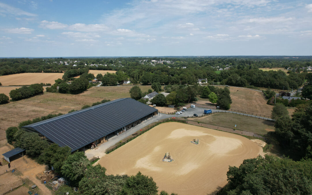 découvrez le manège solaire, une attraction écoresponsable qui allie amusement et respect de l'environnement. profitez d'une expérience unique et ludique, tout en apprenant sur les énergies renouvelables. parfait pour toute la famille !