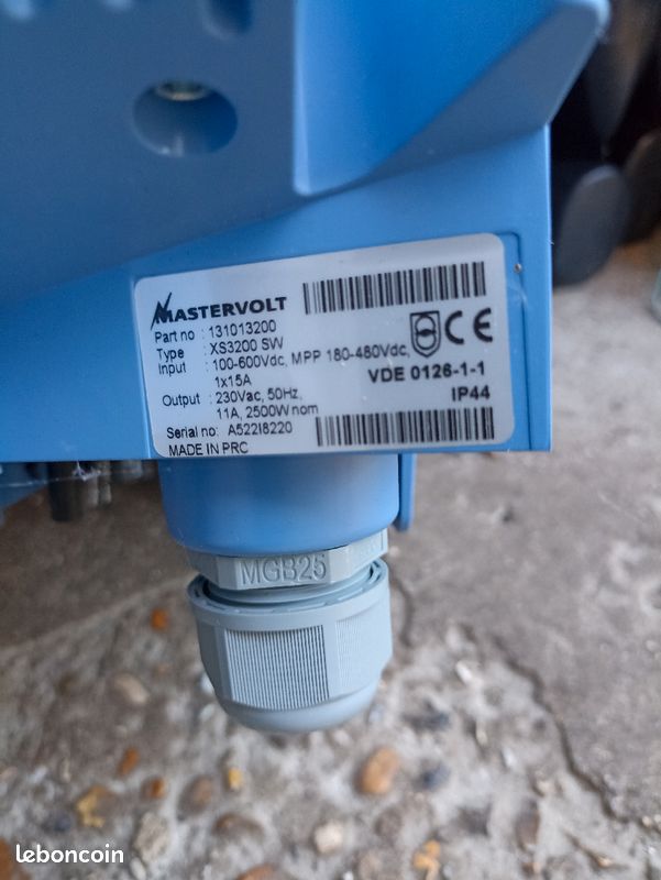 découvrez le mastervolt xs3200, un onduleur de haute performance idéal pour alimenter vos équipements électriques en toute confiance. avec sa technologie avancée et son efficacité énergétique, le xs3200 offre une solution fiable pour les applications maritimes, récréatives et industrielles. optimisez votre autonomie énergétique avec cet appareil robuste et compact.